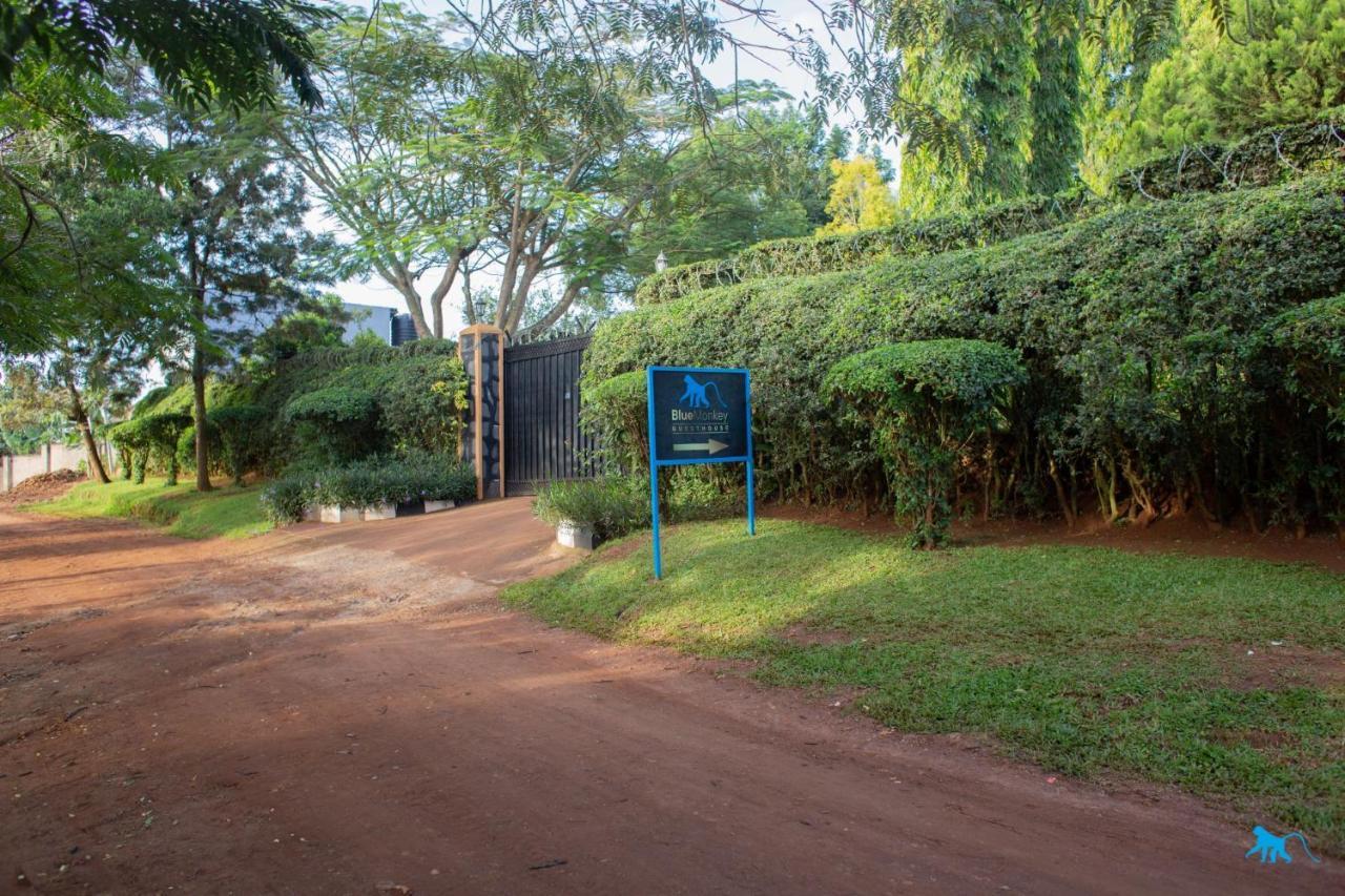 Bluemonkey Guesthouse Entebbe Exterior foto